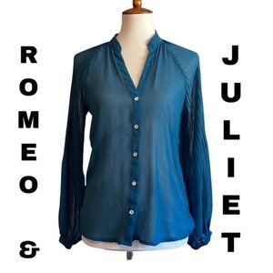 Romeo & Juliet button down chiffon top